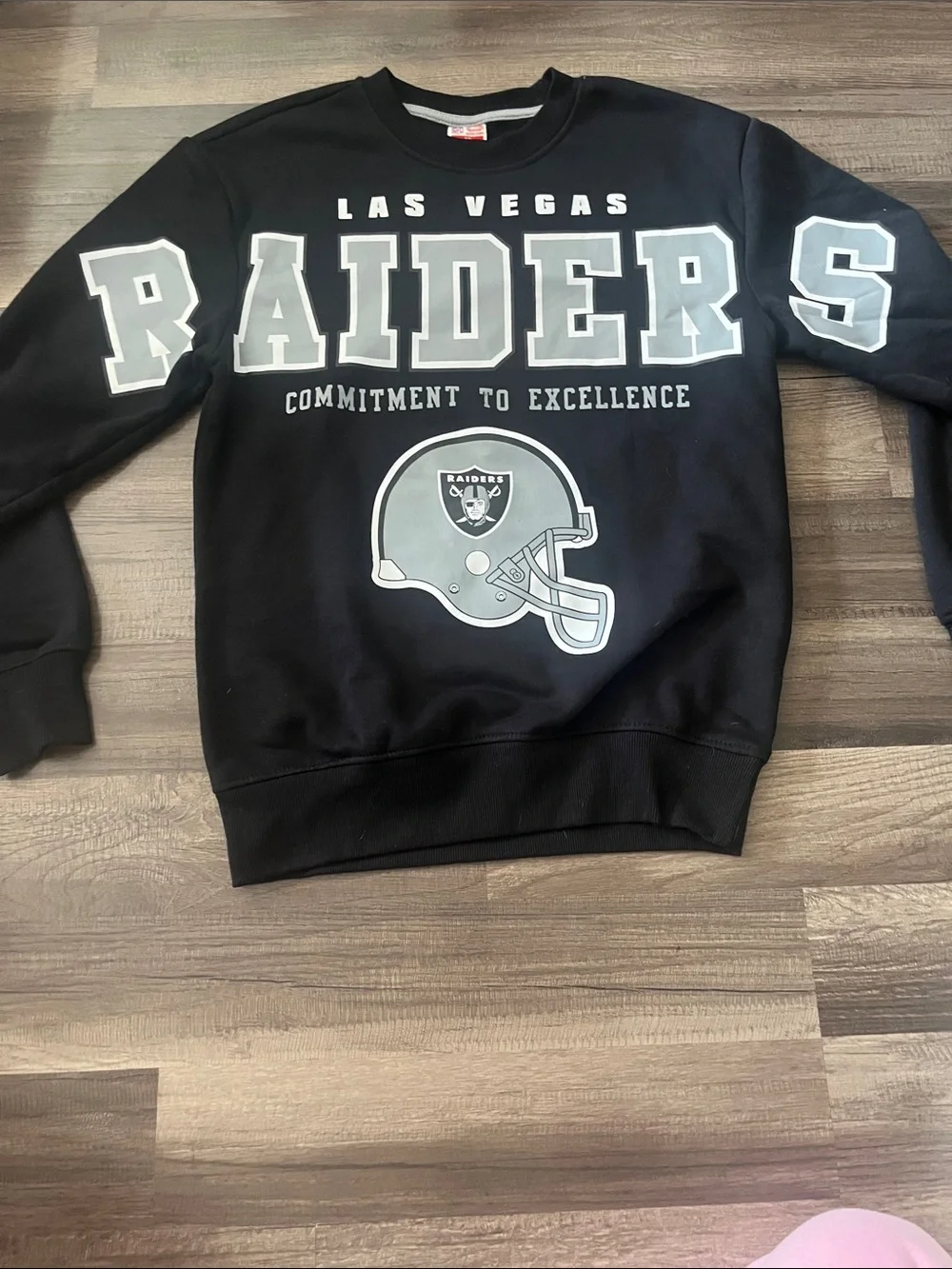 Las Vegas Raiders Men's Black Crewneck Sweatshirt